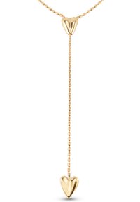 Collar en tono dorado con dos colgantes en forma de corazón sobre una cadena con cuentas, uno en la parte superior y otro colgando por debajo.