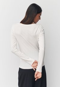 Next REGULAR FIT - LONG SLEEVE BOAT NECK - Majica z dolgimi rokavi - ecru