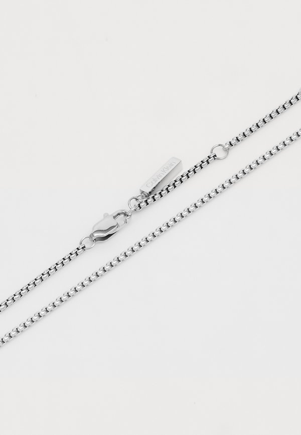 TWISTED BEZEL SOLITAIRE - Necklace3