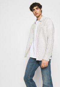 LTB RODEN - Calças de ganga de perna direita - maul wash