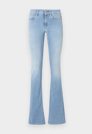 Gaiši zili džinsa bikses ar paceltu jostasvietu, plāni izlīdzinātiem galiem, piecām kabatām un pogas un rāvējslēdzēja aizdari.