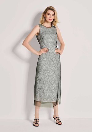 Galajurk - white   silver grey   black