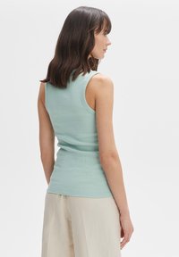 OPUS SLIM FIT RIB - Top - aloe green