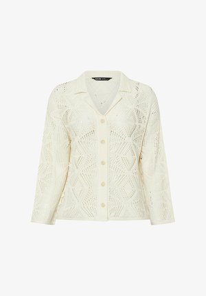 Strik cardigan i creme med et diamantmønsteret åbent design, reverskrave og knaplukning; lange ærmer med ribbede manchetter.