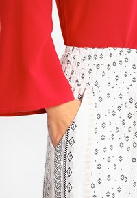 Cream Tygbyxor - off-white