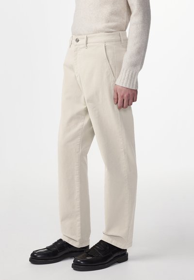 NN.07 ADEN - Chino - ivory