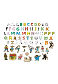 Lettere di plastica di vari colori e motivi disposte in file con figure da cartoon e una casetta giocattolo in un design giocoso.