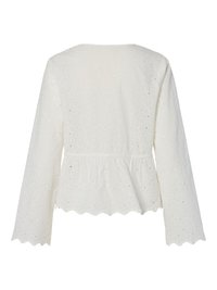 Blouse blanche à manches longues avec broderie ajourée florale, ourlet et poignets festonnés, et détail de taille froncée, vue de dos.