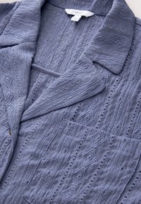 Non sélectionné, pale blue