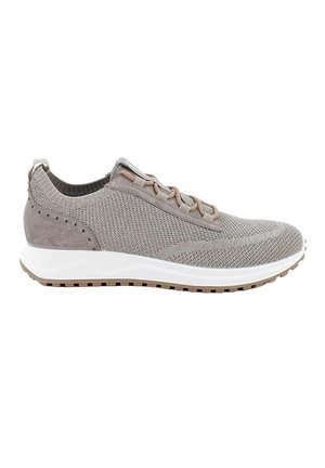 Sneaker in maglia grigio chiaro con collo alla caviglia senza lacci, lacci beige, suola spessa bianca e battistrada in gomma marrone chiaro, vista dal lato esterno.