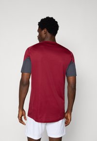 adidas Performance ARSENAL FC - Article de supporter d'équipe de club - team coll burgundy/dark grey
