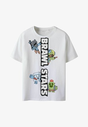Bijeli pamučni majica s kolorističnim crtić likovima, sa natpisom "BRAWL STARS" ispisanim debelim crnim slovima okomito u sredini.