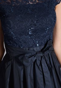 Swing SWING - Juhlamekko - navy