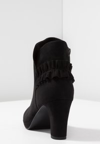 Tamaris Kotníková obuv - black