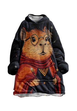 Veľká čierna a červená mikina s kapucňou s veľkým ilustrovaným morčaťom, ktoré nosí okuliare a čarodejnícke plášte a drží čarovné prúty.