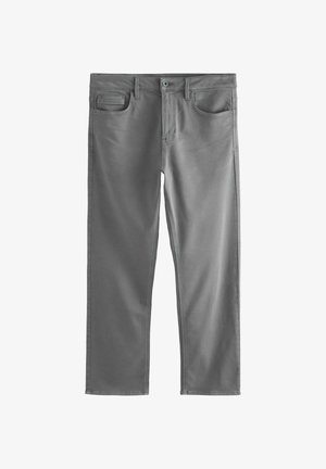 Szare spodnie bawełniane z domieszką, o prostym kroju nogawki, płaskim przodzie, szlufkach na pasek oraz dwiema bocznymi kieszeniami. Wyposażone w subtelne detale szycia.