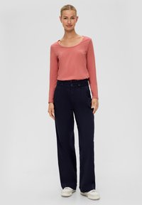 s.Oliver MIT BUNDFALTEN - Broek - navy