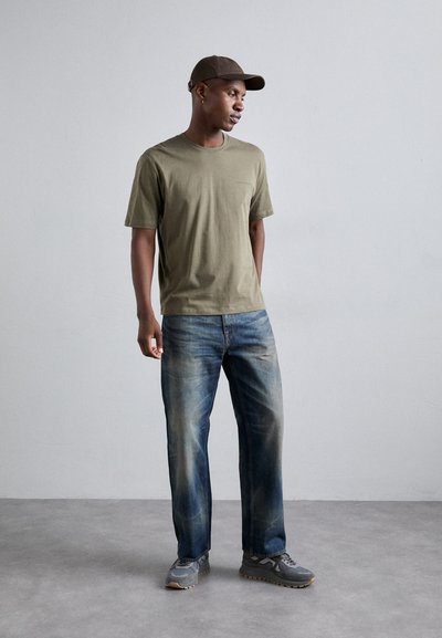 Tiger of Sweden PRO - Basic póló - october sage