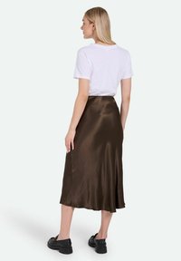 Minimum VALENTINAS - Suknja A kroja - brown