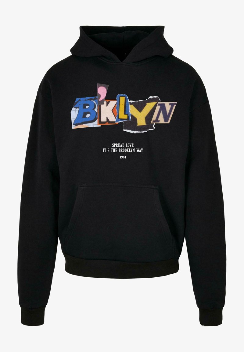 Felpa nera con tasca frontale, con testo grafico colorato "BKLYN" e "Spread Love, It's The Brooklyn Way" in bianco, 1994.