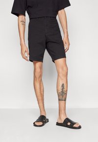 GAP ESSENTIAL SHORT - Shorts - true black