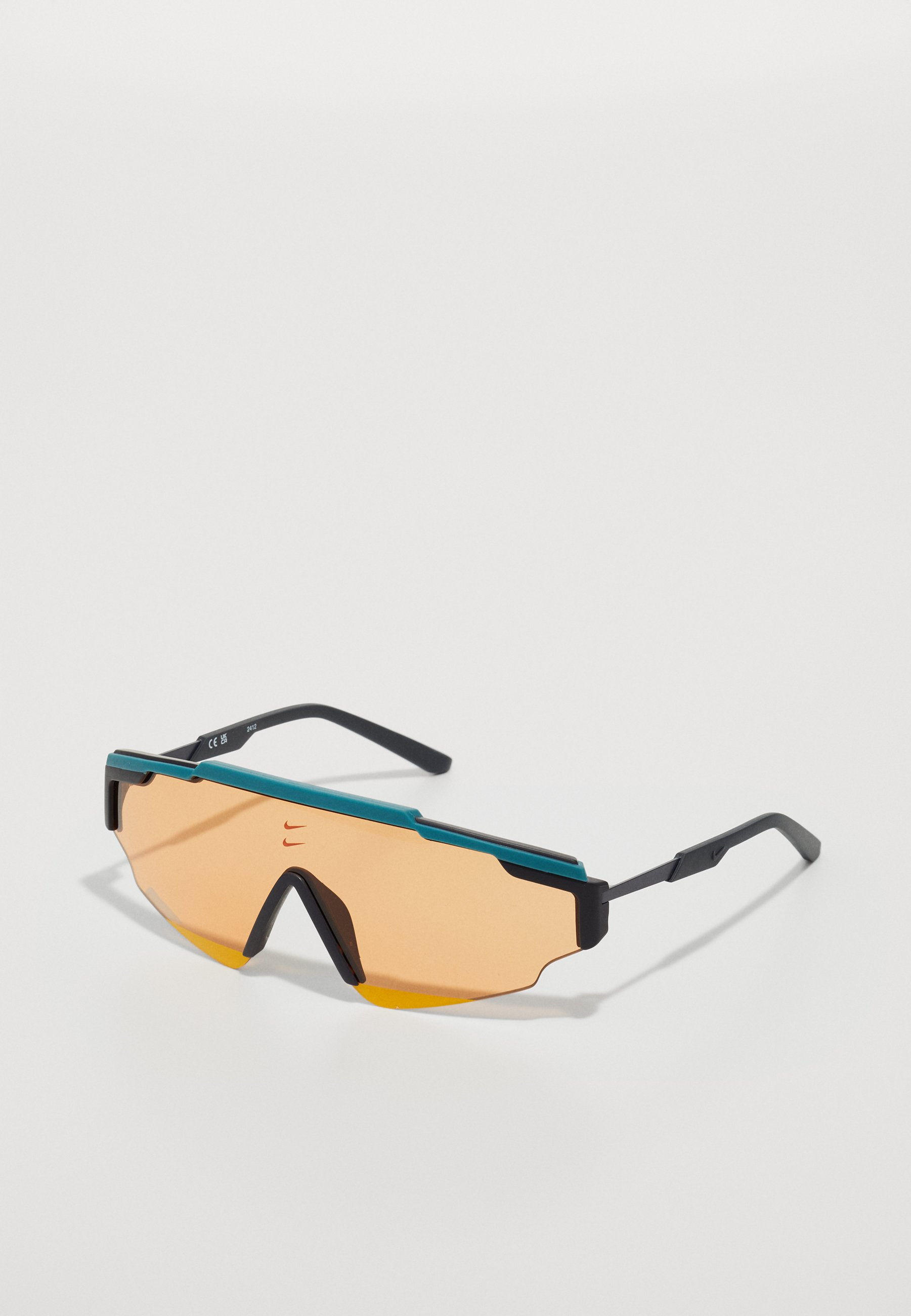 NWT Nike MARQUEE EDGE FN0295 Mineral Teal Shield 64mm Sunglasses Lentes de sol espejados Nike Marquee Edge. Nike.com main image 2