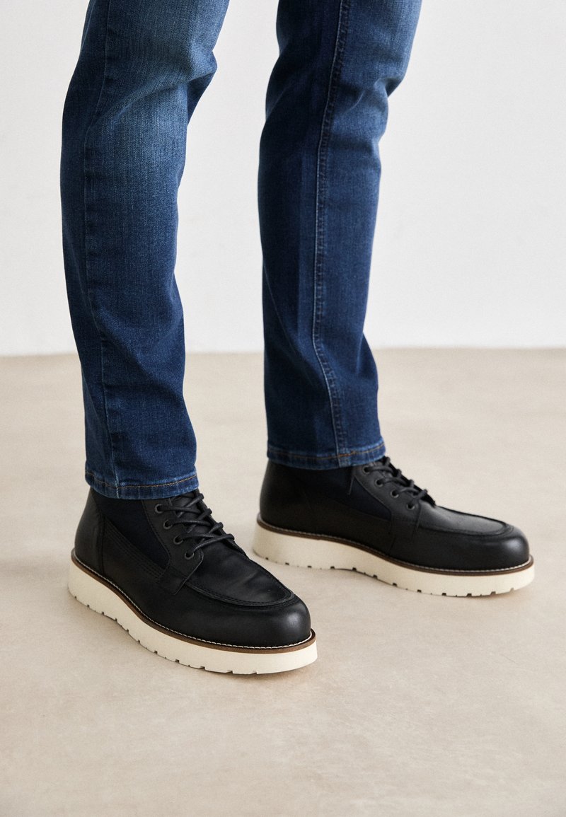 Tommy Hilfiger Veterboots donkerblauw Tommy Hilfiger Veterboots donkerblauw