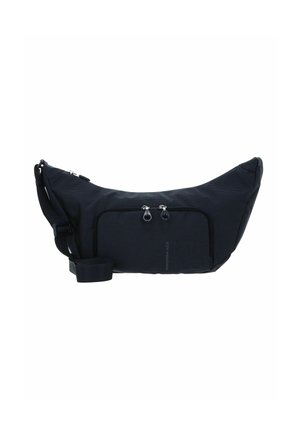 Sac à bandoulière en nylon noir au design courbé, doté d'une poche zippée à l'avant, d'une bandoulière ajustable et d'une surface texturée avec un motif subtil.