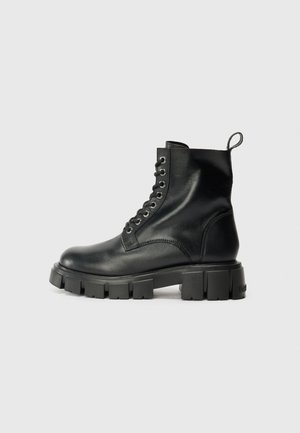 Lace-up ankle boots - black