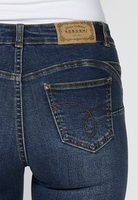 Koroshi Slim fit -farkut - azul osc   dark blue