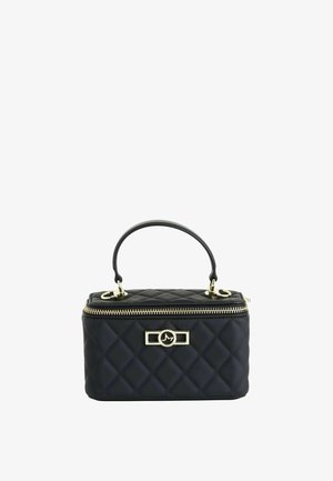 Borsa a mano rettangolare nera trapuntata con cerniera dorata, manico superiore e emblema circolare dorato sul davanti.