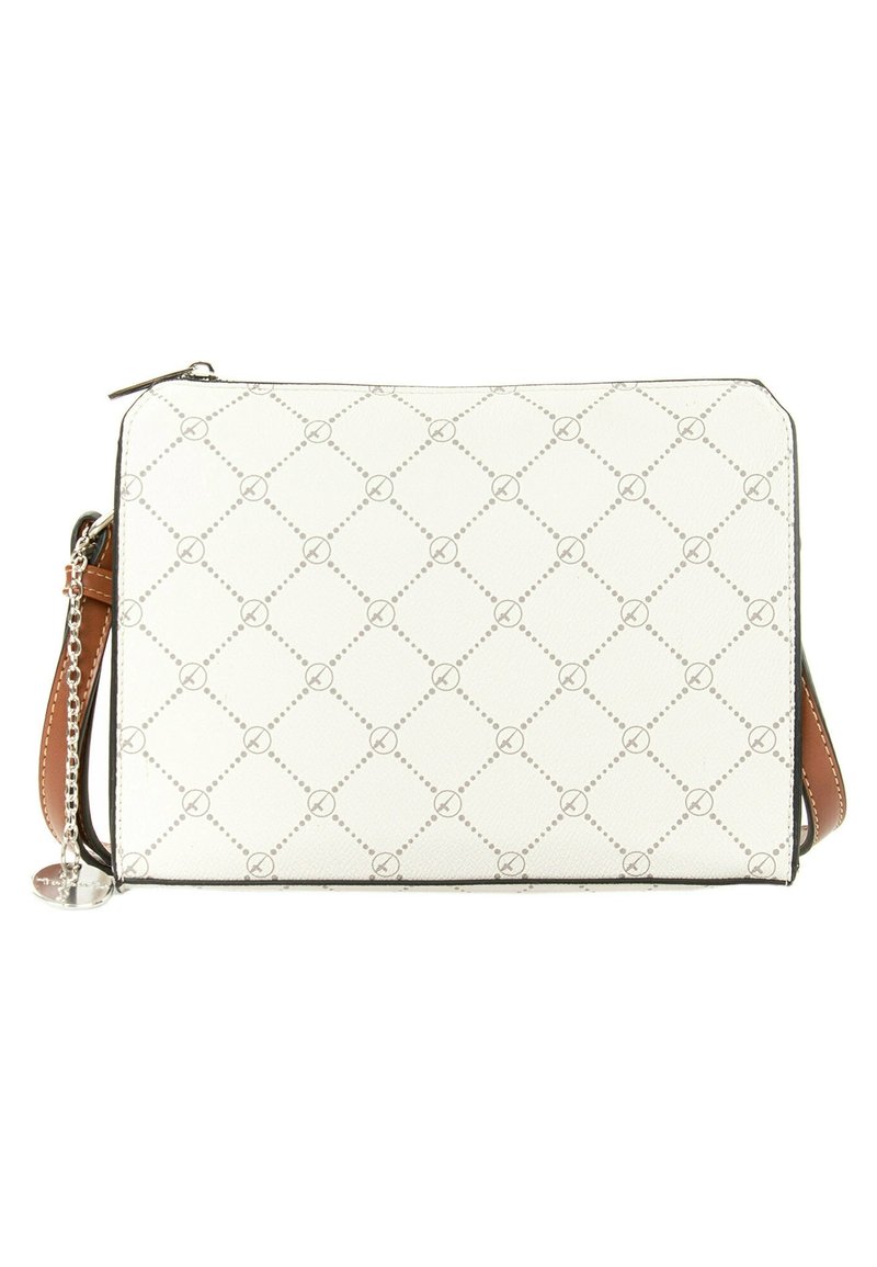 Biała teksturowana torebka z subtelnym geometrycznym wzorem, kontrastującym brązowym paskiem ze skóry i srebrnymi okuciami. Zapięcie na suwak u góry.