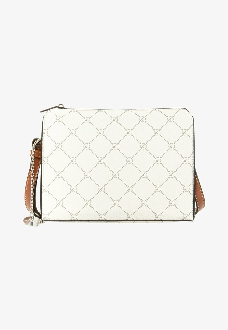 Biała teksturowana torebka z subtelnym geometrycznym wzorem, kontrastującym brązowym paskiem ze skóry i srebrnymi okuciami. Zapięcie na suwak u góry.