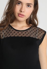 Envie de Fraise PLUMY TANK - Top - black