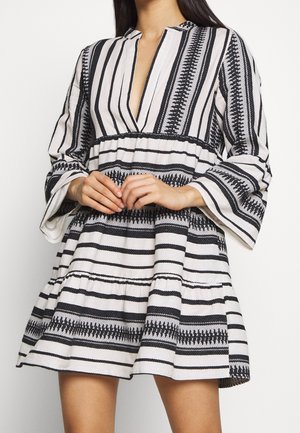 Denní šaty - white