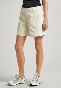 Pepe Jeans Šortky - off-white