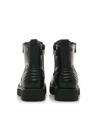 mtng Botines con cordones - black