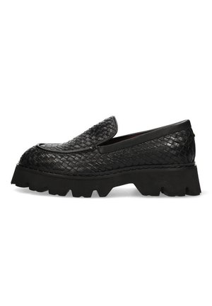 Schwarze geflochtene Slippers mit einer massiven Gummisohle. Sie verfügen über ein glattes Lederoberteil und ein strukturiertes, erhabenes Muster.
