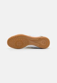 adidas Performance SUPER SALA II INDOOR FOOTBALL - Halové kopačky - footwear white/gold metallic/aurora ink