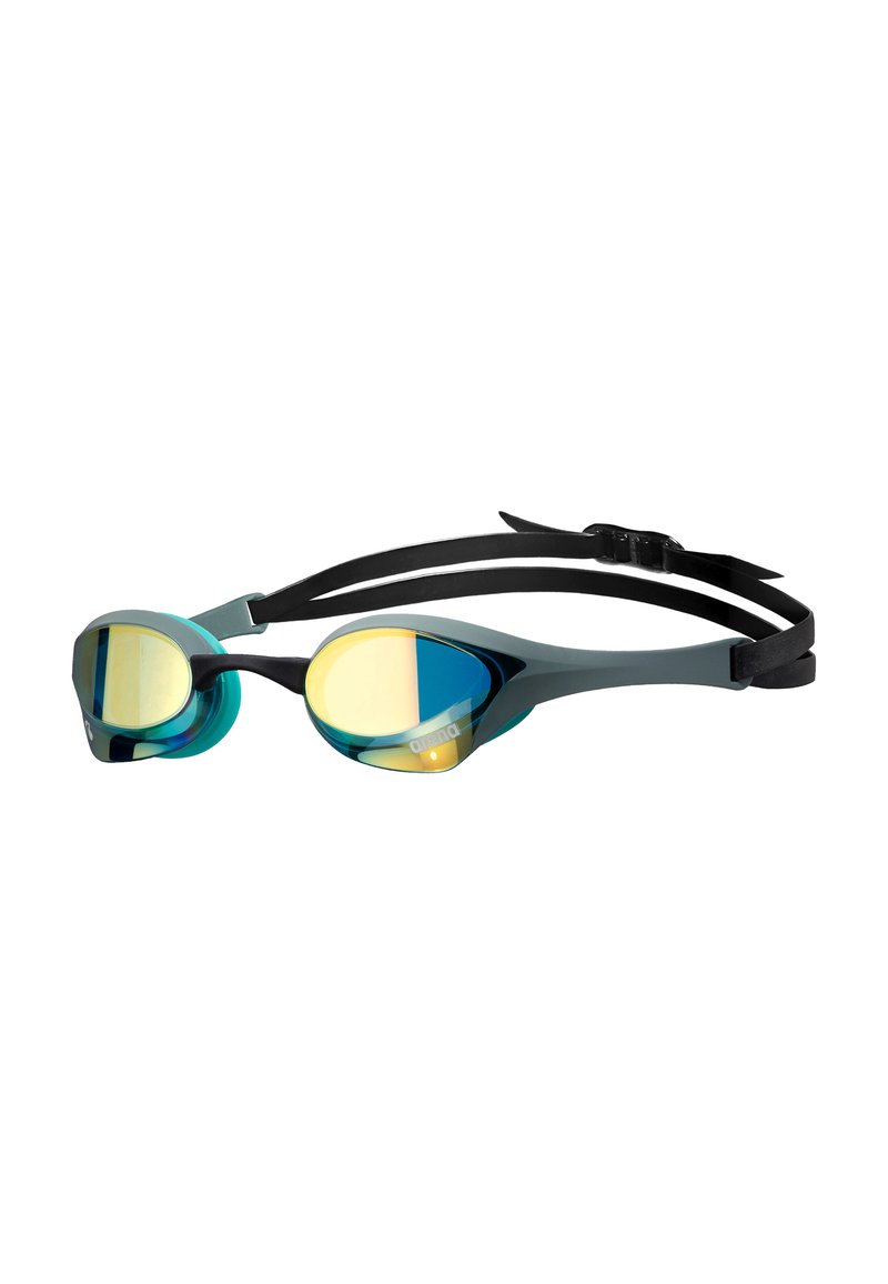 Gafas de natación con lentes espejados amarillos y azules, correa de silicona negra y diseño ergonómico para mayor comodidad y un mejor ajuste.
