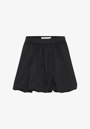 Čierna sukňa so zhromaždeným materiálom a elastickým pásom, s hladkou textúrou a uvoľneným, rozšíreným strihom.