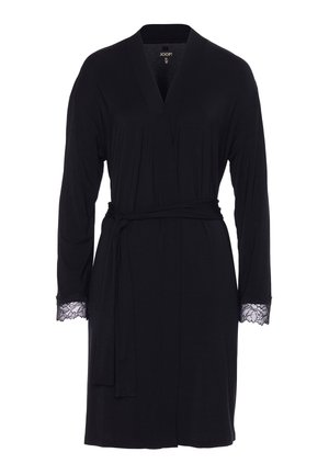 Robe nero al ginocchio con maniche lunghe, polsini in pizzo, scollo a V e cintura annodata in vita.