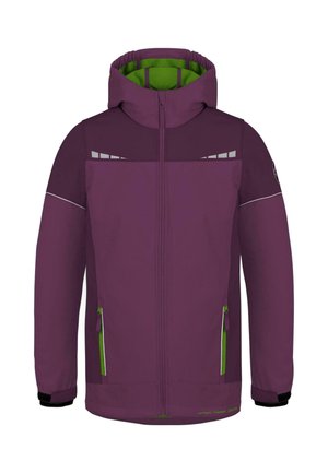 Lila Outdoorjacke mit grünem Innenfutter, ausgestattet mit Reißverschlusstaschen, reflektierenden Akzenten und einer eng anliegenden Kapuze.
