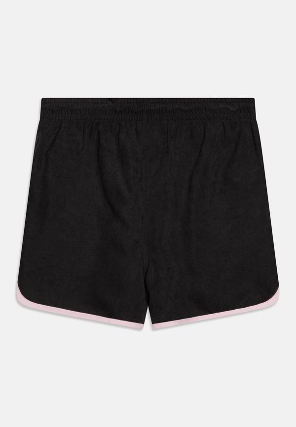 HIDDEN IN PLAIN SIGHT - Shorts - off noir3