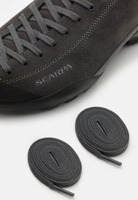 Scarpa MOJITO GTX UNISEX - Pantofi drumeție - shark