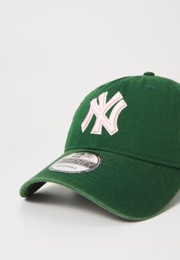 New Era WASHED OUTLINE 9TWENTY UNISEX - Cap - dark green