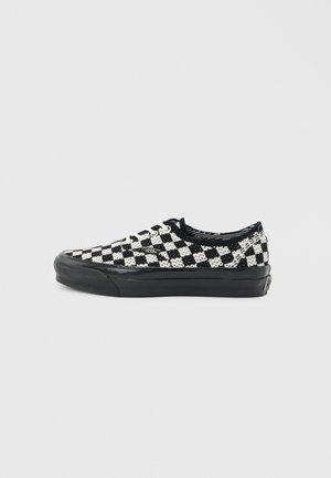 LX AUTHENTIC UNISEX - Παπούτσια για σκέιτ - black/marshmallow