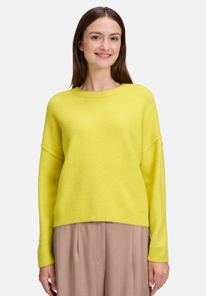 MIT RUNDHALSAUSSCHNITT - Strickpullover - neon yellow