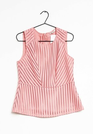 Růžový tílkový top s vertikálním proužkovaným vzorem, s kulatým výstřihem, peplum lemem a zapínáním na knoflík vzadu.