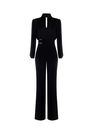 Schwarzer Jumpsuit mit langen Ärmeln, einem Schlüsselloch-Ausschnitt und einer taillierten Taille mit einem goldfarbenen Ringdetail. Glattes Material und maßgeschneiderte Passform.